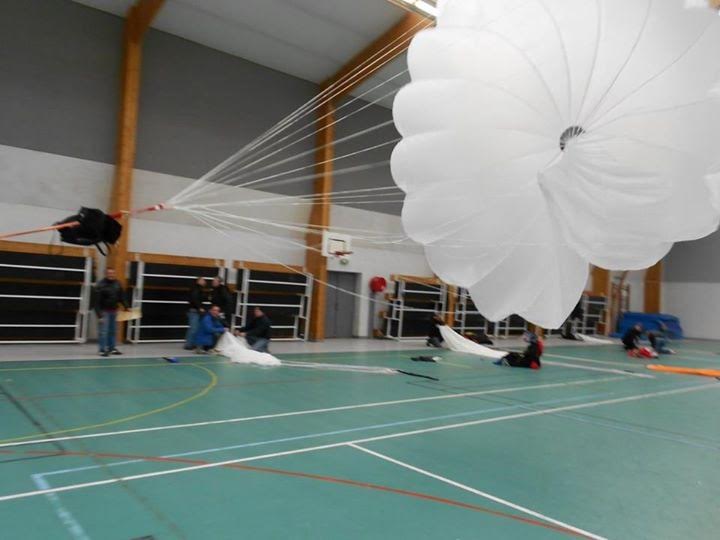 parachute secours